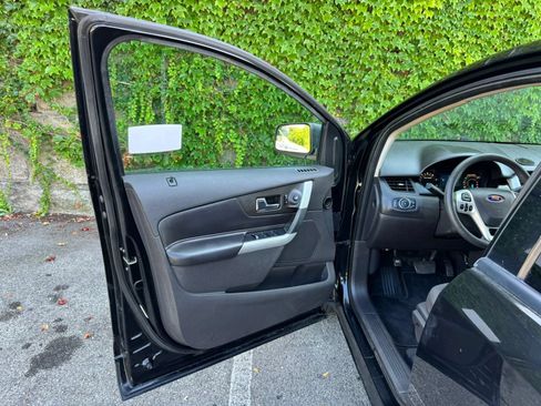 Used 2011 Ford Edge SE FWD image 10