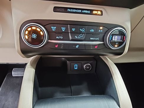 Used 2020 Ford Escape SEL image 21