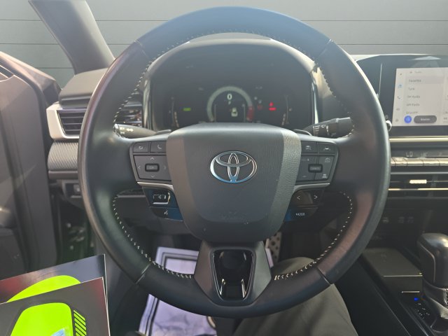 Used 2025 Toyota Camry SE FWD image 14