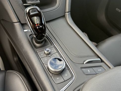 Used 2024 Cadillac XT6 Luxury FWD image 30
