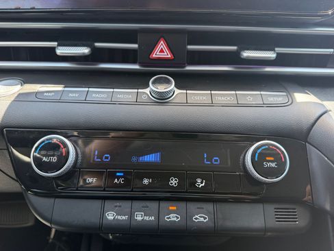 Certified 2024 Hyundai Elantra SEL FWD image 11