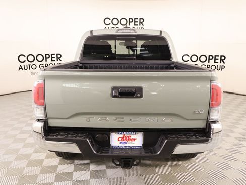 Used 2022 Toyota Tacoma TRD Off-Road image 21