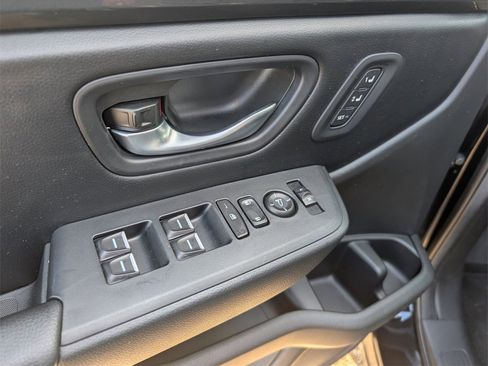 Certified 2025 Honda Pilot Touring image 9