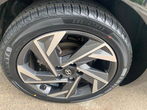 Certified 2024 Hyundai Elantra Limited FWD image 34