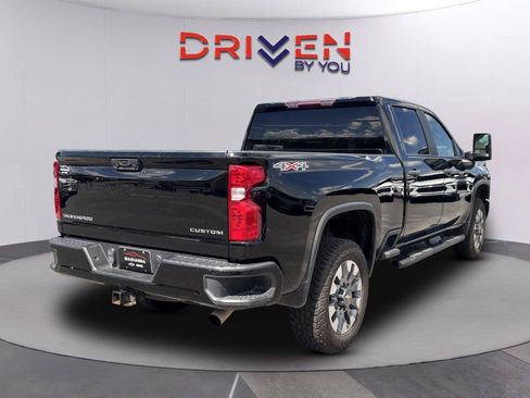 Used 2024 Chevrolet Silverado 2500 Custom w/ Custom Convenience Package AWD/4WD image 4