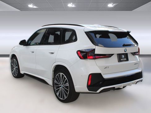 Used 2023 BMW X1 xDrive28i w/ Premium Package image 3