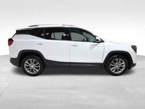 Certified 2024 GMC Terrain SLT w/ Infotainment Package II AWD/4WD image 5