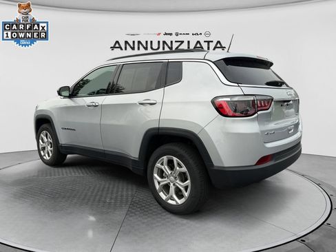Used 2024 Jeep Compass Latitude AWD/4WD image 3