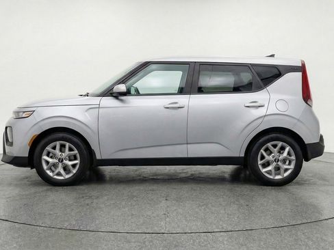 Used 2025 Kia Soul LX w/ LX Technology Package FWD image 5