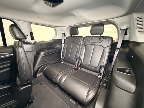 Used 2024 Jeep Grand Cherokee L Limited AWD/4WD image 7