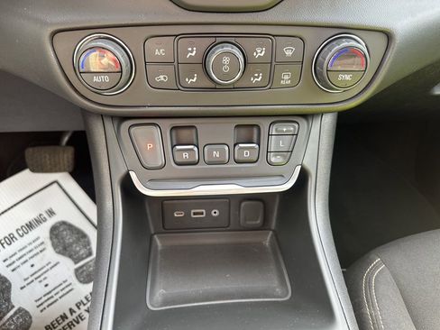 Used 2018 GMC Terrain SLE w/ Driver Alert Package I image 21