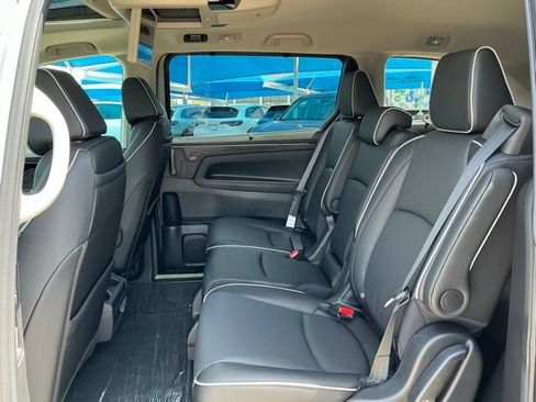 New 2026 Honda Odyssey Touring image 10
