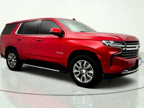 Used 2022 Chevrolet Tahoe LT w/ Luxury Package AWD/4WD image 3