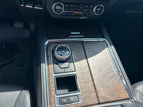 Used 2019 Ford Expedition Platinum RWD image 17