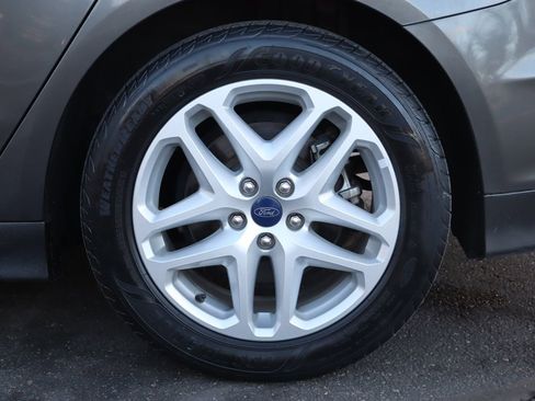 Used 2016 Ford Fusion SE image 41