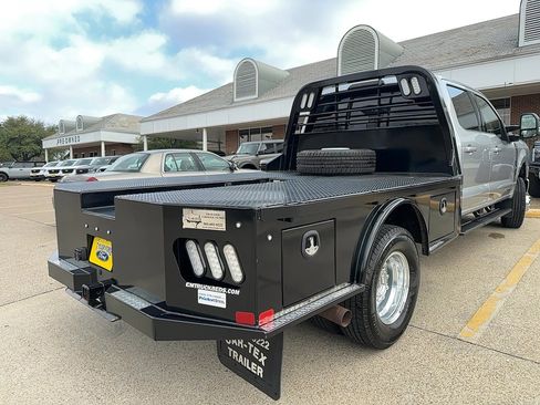 Used 2024 Ford F350 Lariat image 8