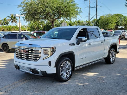 Used 2022 GMC Sierra 1500 Denali w/ Denali Reserve Package AWD/4WD image 3
