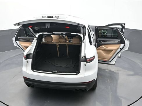Certified 2023 Porsche Cayenne Platinum Edition AWD/4WD image 27
