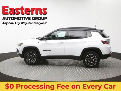 Used 2025 Jeep Compass Trailhawk AWD/4WD image 58
