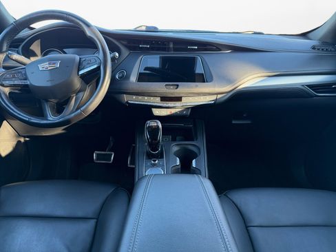 Used 2020 Cadillac XT4 Premium Luxury image 10