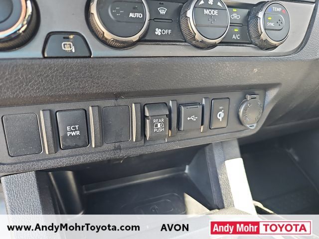 Used 2022 Toyota Tacoma TRD Sport AWD/4WD image 28