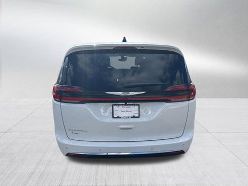 New 2026 Chrysler Pacifica Select image 6