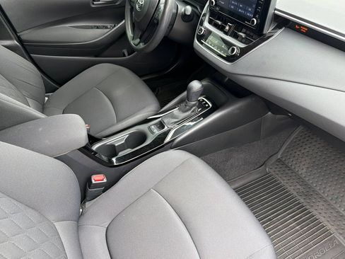 Used 2022 Toyota Corolla LE FWD image 16