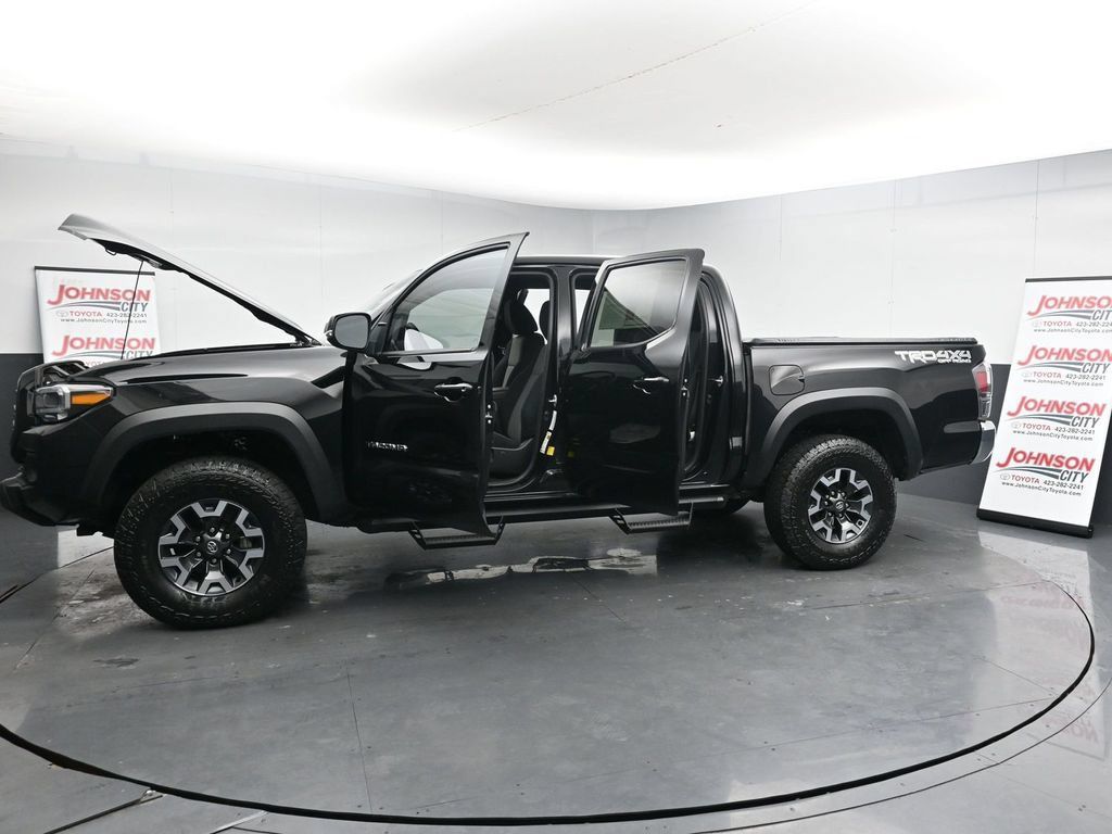 Used 2022 Toyota Tacoma TRD Off-Road AWD/4WD image 43