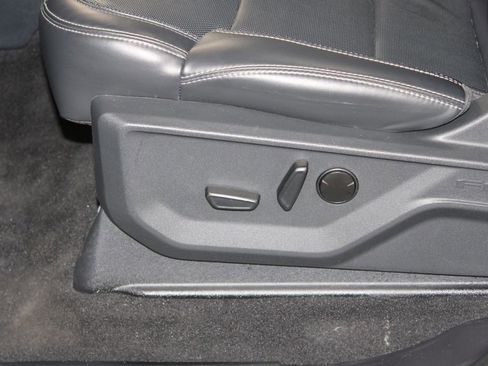 Used 2025 Ford Expedition Platinum AWD/4WD image 23