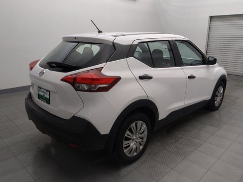 Used 2020 Nissan Kicks S image 9