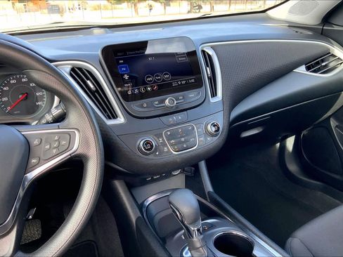 Used 2024 Chevrolet Malibu LT image 7