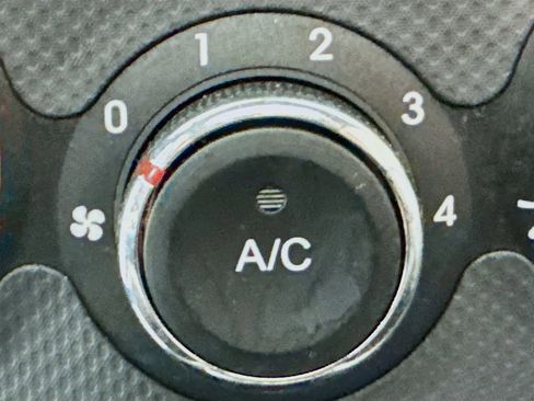 Used 2014 Hyundai Accent SE w/ Option Group 3 image 23