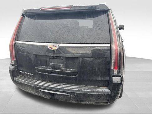 Used 2018 Cadillac Escalade Platinum AWD/4WD image 15