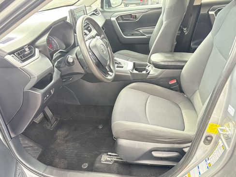 Used 2019 Toyota RAV4 LE w/ All Weather Liner Package AWD/4WD image 12