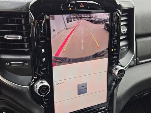New 2026 RAM 1500 4x4 Crew Cab image 18