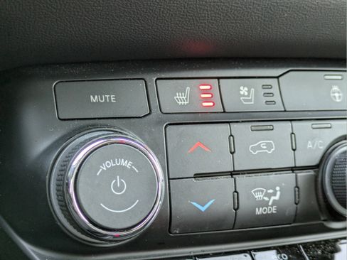 Used 2024 Dodge Durango GT AWD/4WD image 22