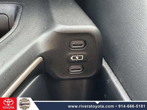Used 2023 Toyota Crown AWD/4WD image 27