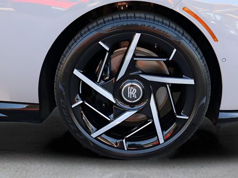 New 2026 Rolls-Royce Spectre Black Badge image 11