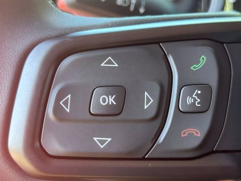 New 2025 Jeep Gladiator Sport image 19