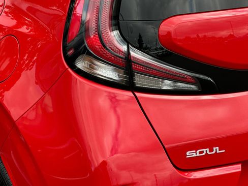 Certified 2023 Kia Soul LX w/ LX Technology Package FWD image 25