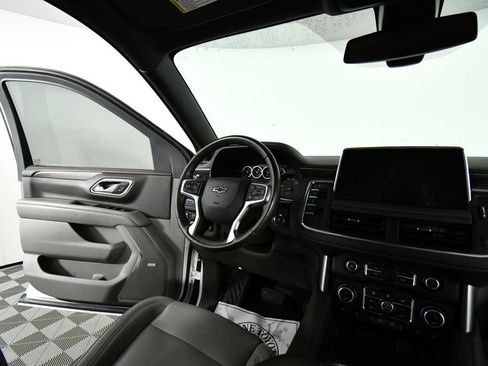 Used 2021 Chevrolet Tahoe Z71 w/ Z71 Signature Package image 19