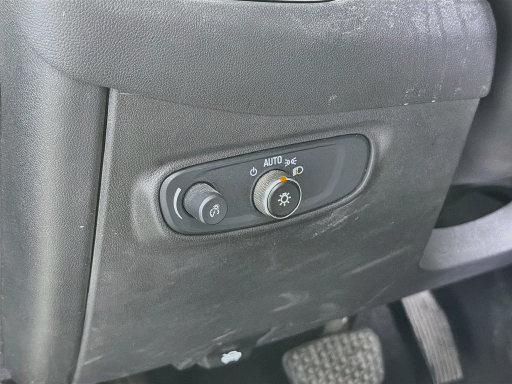 Used 2024 Chevrolet Equinox LS w/ LS Convenience Package FWD image 13