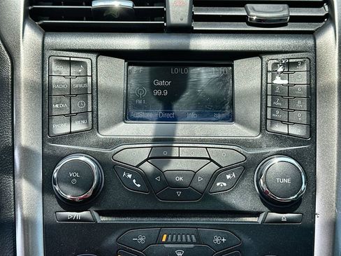Used 2018 Ford Fusion SE FWD image 13