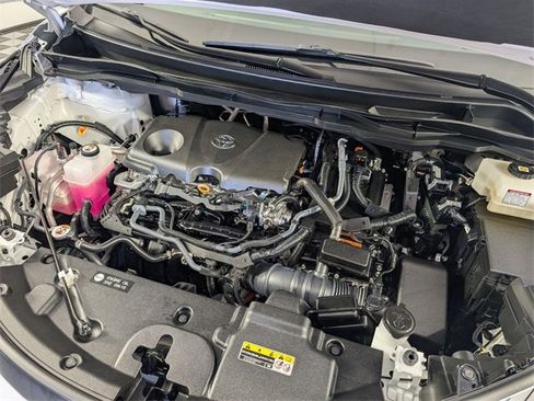 Used 2025 Toyota Sienna XLE image 36