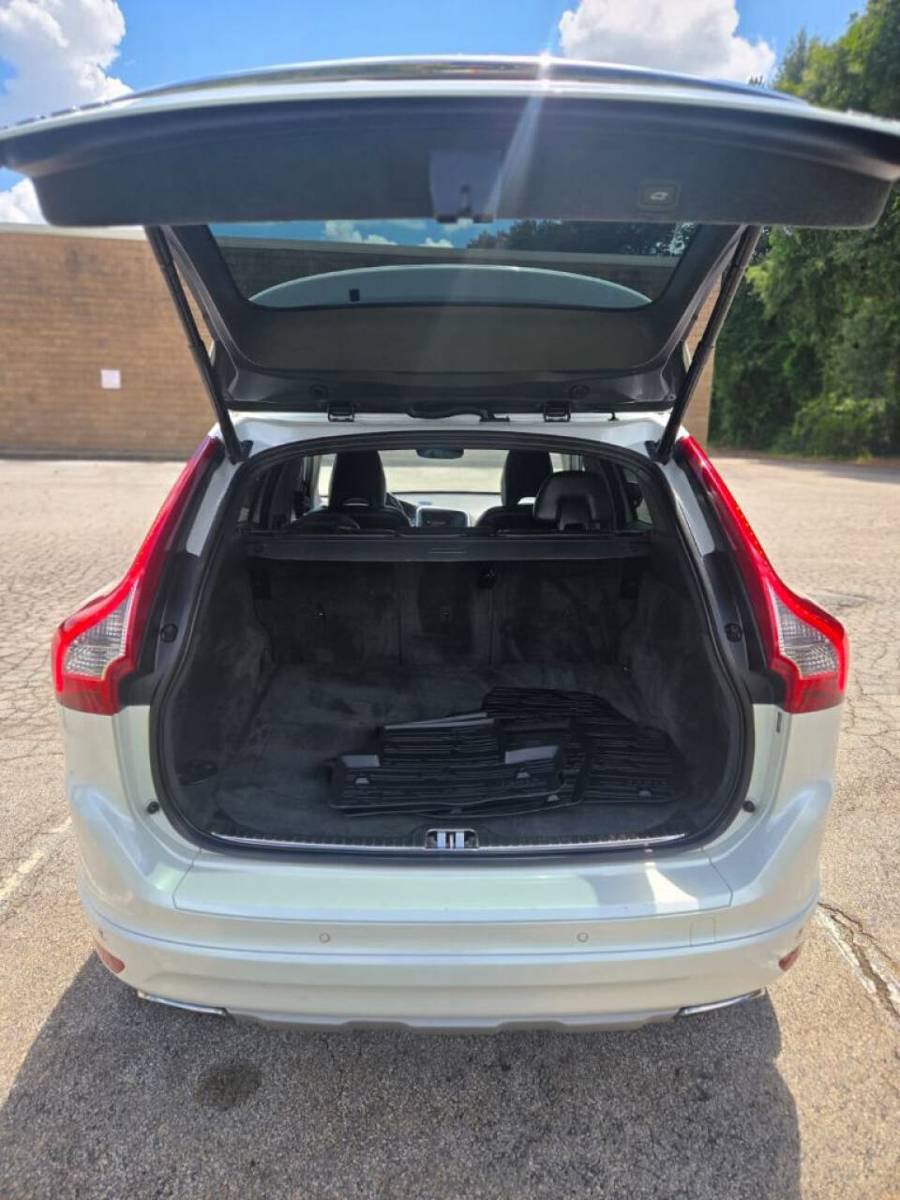 Used 2016 Volvo XC60 T6 AWD/4WD image 8