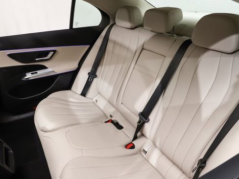 New 2026 Mercedes-Benz E 350 4MATIC Sedan image 10