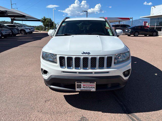 Used 2017 Jeep Compass Latitude AWD/4WD image 2
