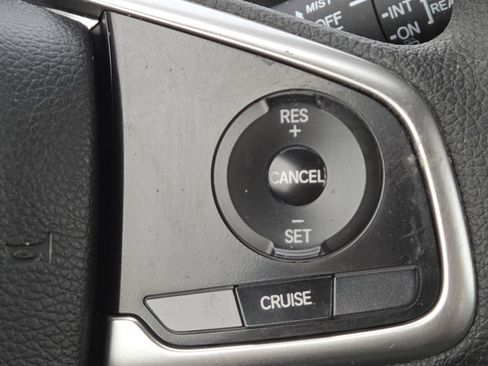 Used 2018 Honda CR-V LX image 5