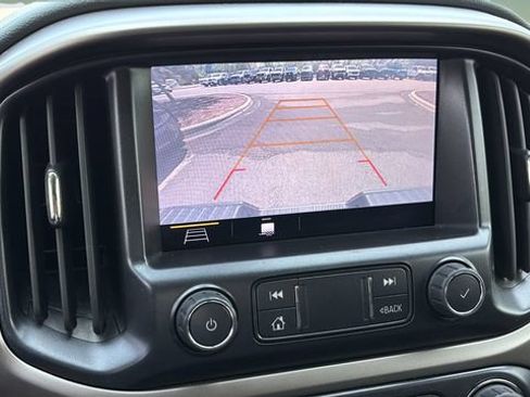 Used 2022 Chevrolet Colorado Z71 AWD/4WD image 27