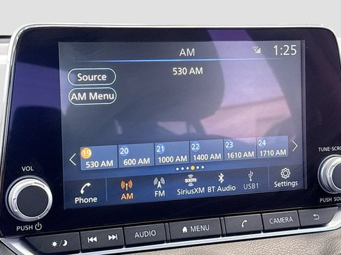 Used 2025 Nissan Sentra SV FWD image 14